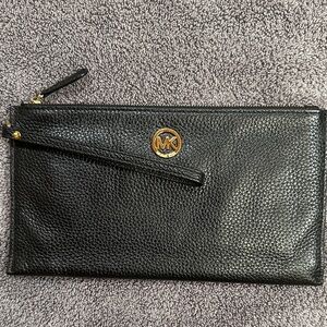 Michael Kors Fulton Black Large Zip Top Wristlet Pebbled Leather